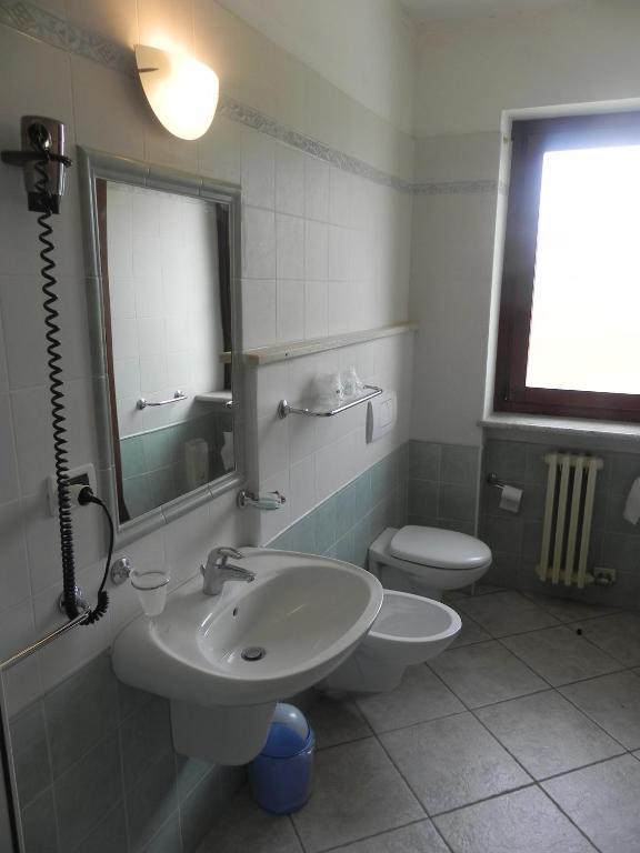 Hotel Ristorante Belsito Borgo San Dalmazzo Eksteriør billede